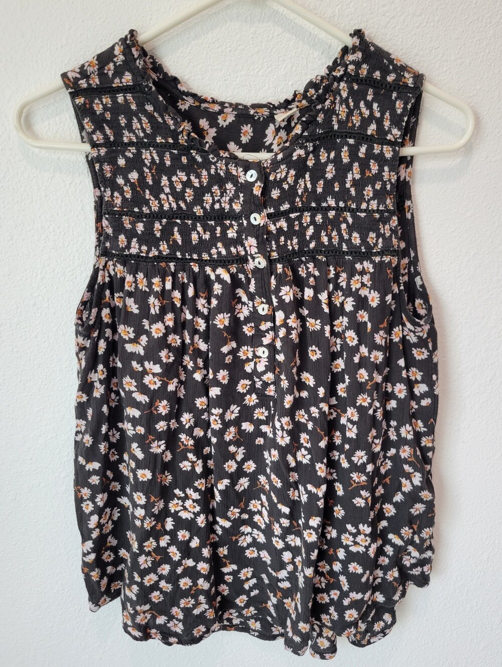 Womens M Black Daisy Sleeveless‎ Blouse Crochet Detail Boho Whimsigoth Top